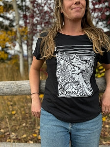 22 Designs Women's T-shirt